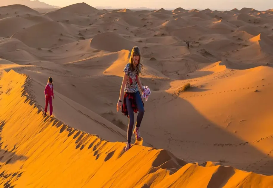 Discover the Moroccan desert with your family